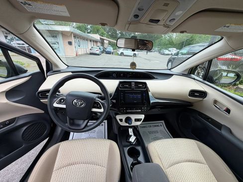 Used 2016 Toyota Prius Two FWD image 21