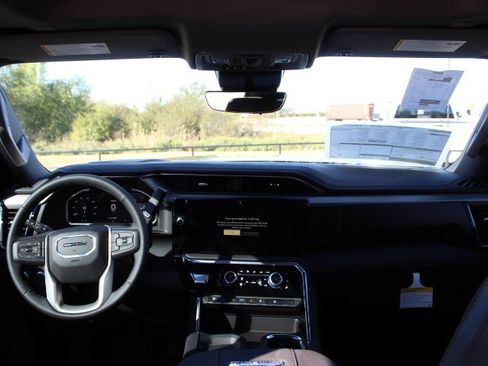 New 2026 GMC Sierra 2500 Denali w/ Denali Reserve Package image 11