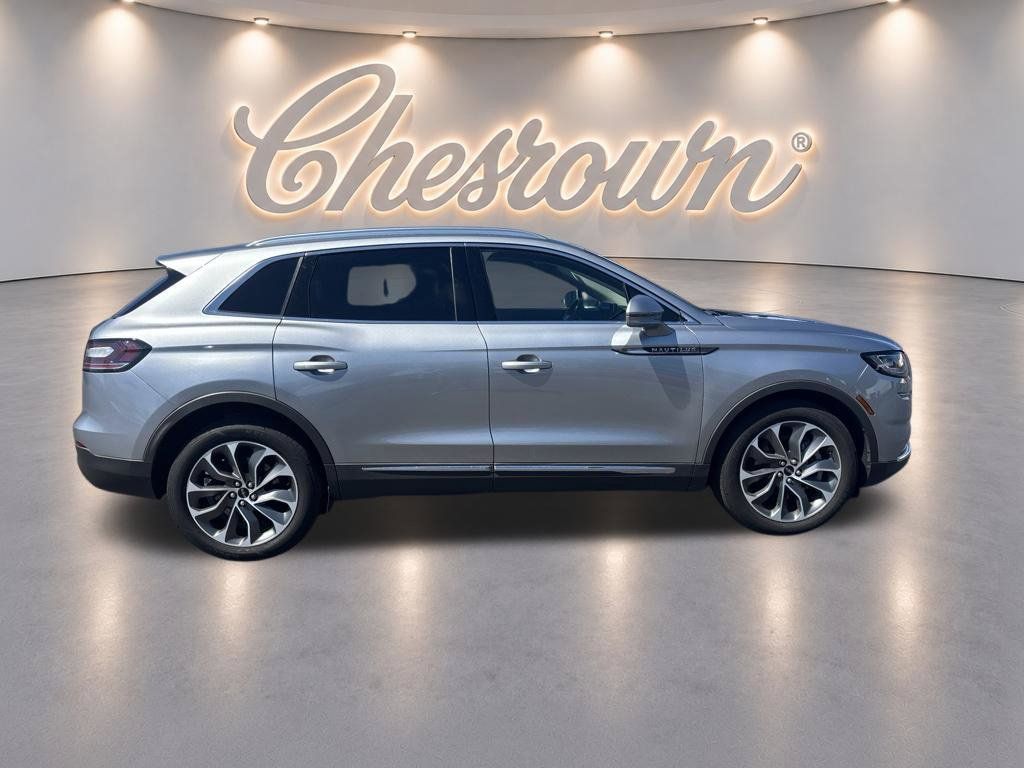 Used 2023 Lincoln Nautilus Reserve AWD/4WD image 6