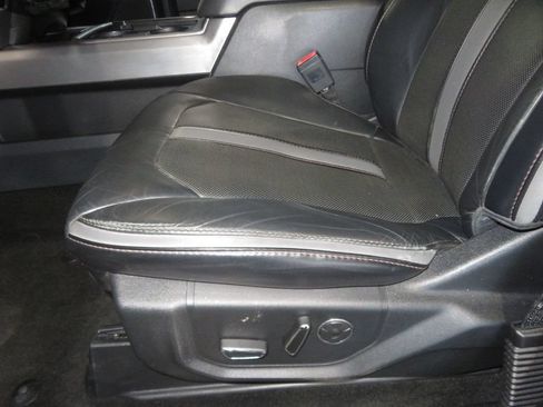 Used 2019 Ford F250 Platinum w/ Platinum Ultimate Package AWD/4WD image 22