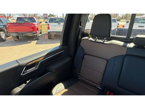 Certified 2025 Chevrolet Silverado 3500 High Country w/ Technology Package image 22