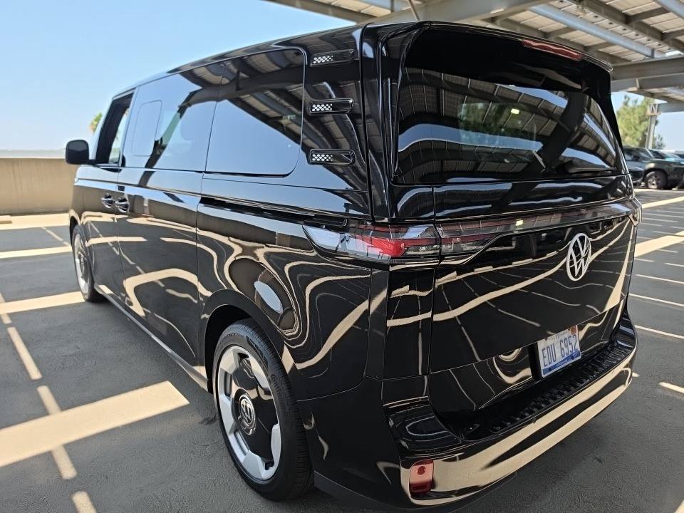 Used 2025 Volkswagen ID. Buzz Pro S Plus AWD/4WD image 4