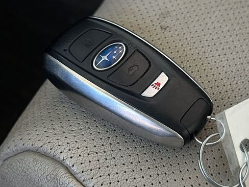 Used 2020 Subaru Ascent Limited w/ Technology Package AWD/4WD image 28