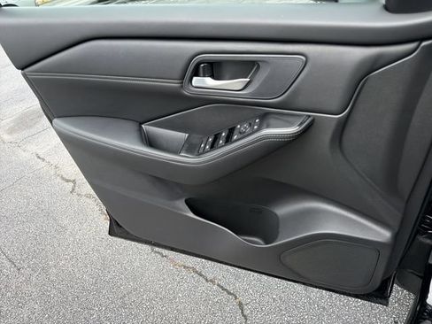 Used 2026 Nissan Rogue Dark Armor FWD image 28