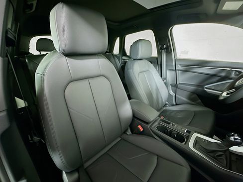 New 2025 Audi Q3 2.0T Premium image 28