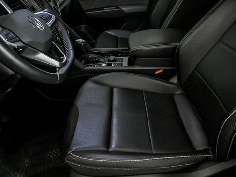 Certified 2022 Volkswagen Atlas Cross Sport SE image 11