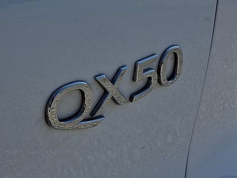 Used 2020 INFINITI QX50 Luxe w/ Navigation Package AWD/4WD image 31