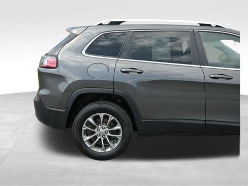 Used 2019 Jeep Cherokee Latitude Plus AWD/4WD image 45