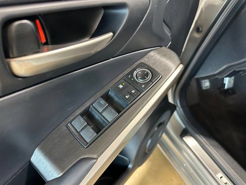 Used 2019 Lexus IS 350 F Sport w/ F Sport Package RWD image 12
