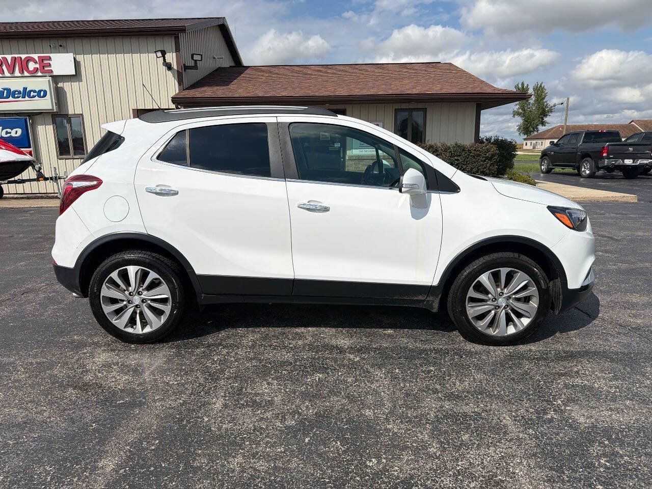 Used 2019 Buick Encore Preferred AWD/4WD image 2