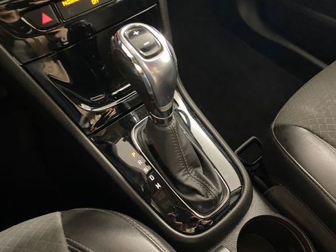 Used 2018 Buick Encore Preferred image 17