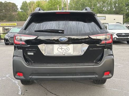 Used 2025 Subaru Outback Onyx Edition image 4