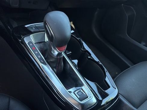 Used 2024 Chevrolet Trax RS w/ Sunroof Package FWD image 26