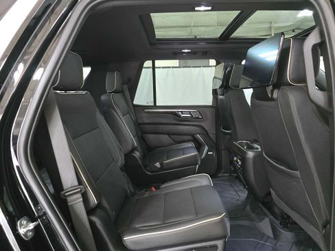 Used 2025 Chevrolet Tahoe Premier AWD/4WD image 12