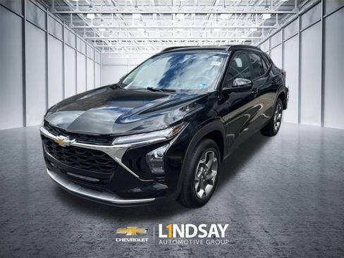 Used 2025 Chevrolet Trax LT FWD image 20