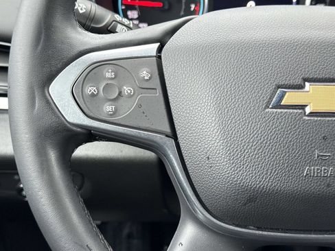 Used 2023 Chevrolet Traverse LT image 8