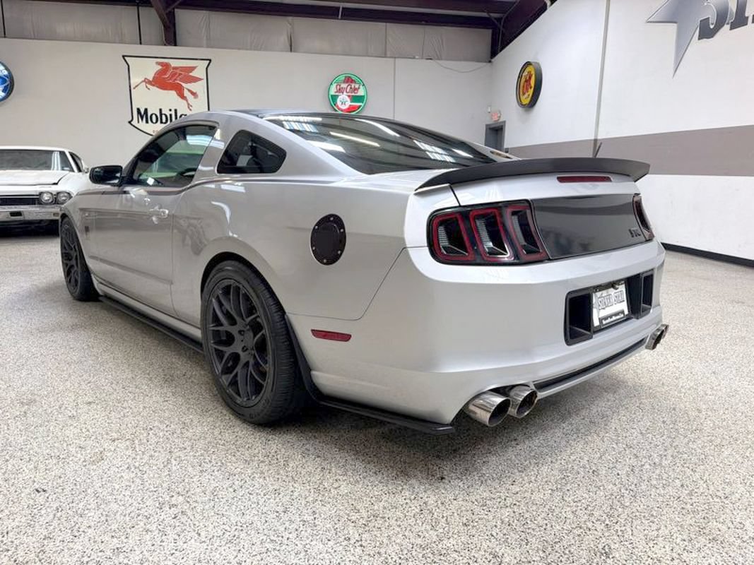 Used 2013 Ford Mustang GT Premium RWD image 5