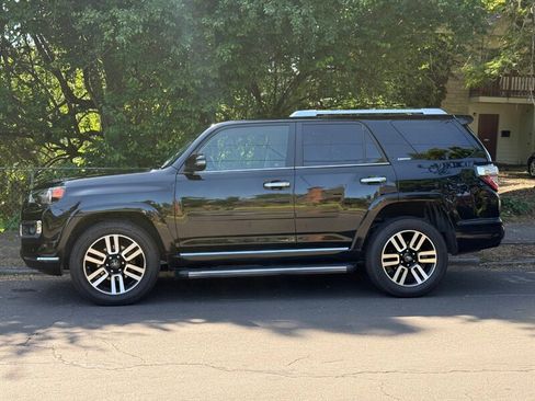 Used 2018 Toyota 4Runner Limited image 2