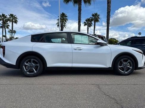 Used 2025 Kia K4 LXS image 4