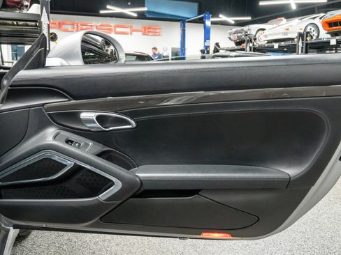 Used 2016 Porsche 911 Turbo S image 37