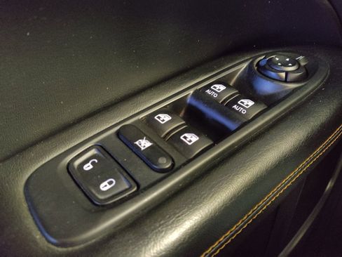 Used 2018 Jeep Compass Limited w/ Navigation Group FWD image 27
