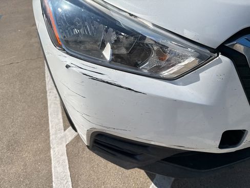 Used 2019 Nissan Kicks SV image 4