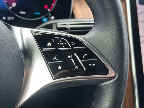 Used 2024 Mercedes-Benz GLC 300 4MATIC image 24