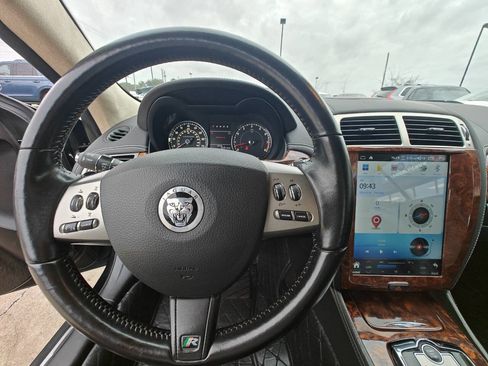 Used 2010 Jaguar XKR R image 18