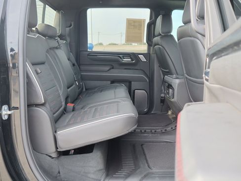 Used 2024 GMC Sierra 2500 AT4X image 49