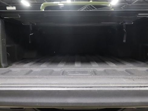 Used 2023 Jeep Gladiator Rubicon AWD/4WD image 19