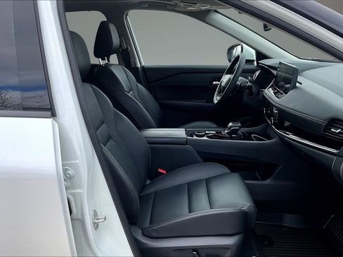 Certified 2025 Nissan Rogue SL w/ Tech Package AWD/4WD image 30