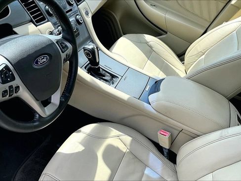 Used 2015 Ford Taurus SEL FWD image 15