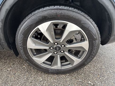 Used 2025 Ford Escape Platinum image 9