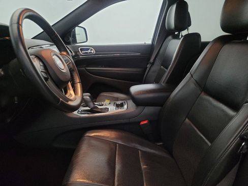 Used 2019 Jeep Grand Cherokee Limited w/ Luxury Group II image 17