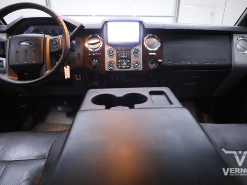 Used 2013 Ford F250 Lariat w/ Lariat Interior Pkg image 13