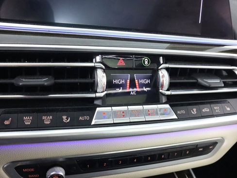 Used 2020 BMW X5 xDrive40i w/ Premium Package image 17