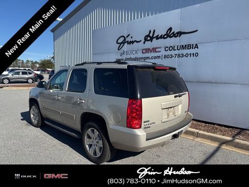 Used 2012 GMC Yukon SLT w/ SLT-2 Equipment Package image 2
