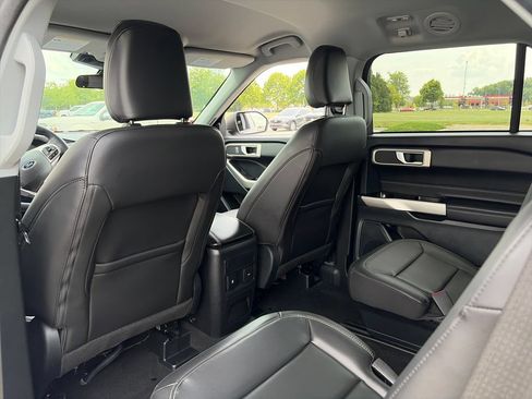 Used 2023 Ford Explorer XLT w/ Equipment Group 202A AWD/4WD image 24