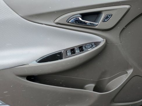 Used 2025 Chevrolet Malibu LT image 23