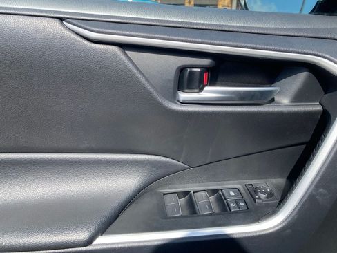 Used 2025 Toyota RAV4 XLE FWD image 13