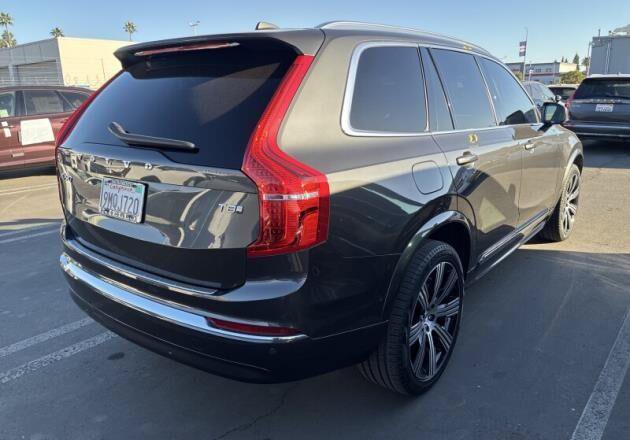Used 2025 Volvo XC90 T8 Plus w/ Protection Package Premier AWD/4WD image 4