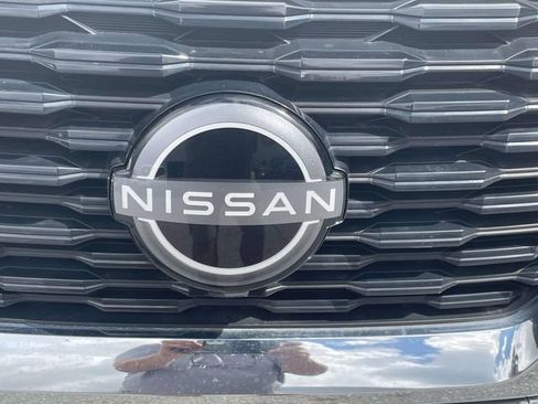 Used 2023 Nissan Rogue SV FWD image 10