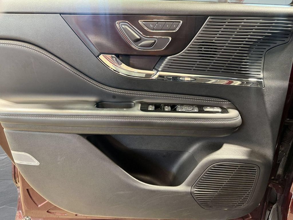 Certified 2020 Lincoln Corsair FWD w/ Equipment Group 101A image 14