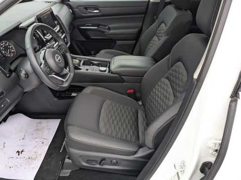 Used 2022 Nissan Pathfinder SV w/ SV Premium Package image 20