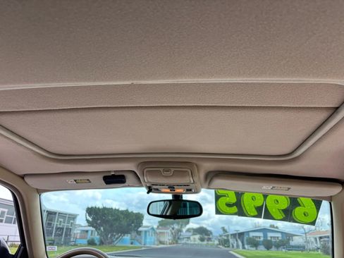 Used 2001 Jaguar XJ8 image 15