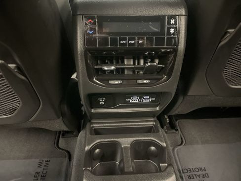 Used 2023 Jeep Grand Cherokee L Laredo w/ Luxury Tech Group I AWD/4WD image 14