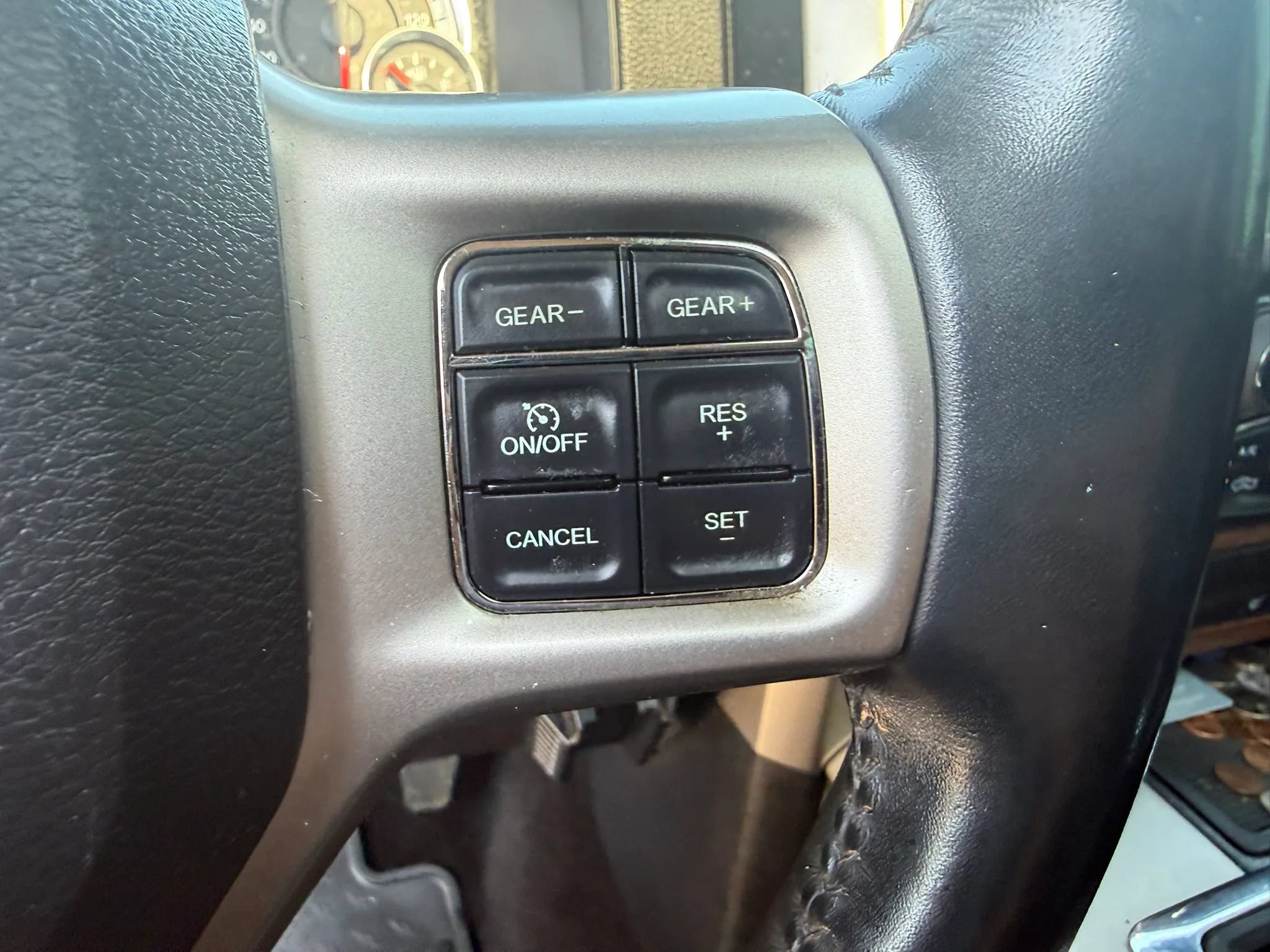 Used 2014 RAM 1500 Laramie w/ Convenience Group AWD/4WD image 17