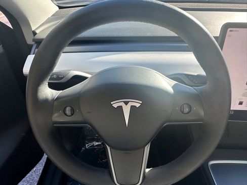 Used 2023 Tesla Model Y Long Range image 24