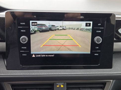 New 2026 Volkswagen Taos SE image 15