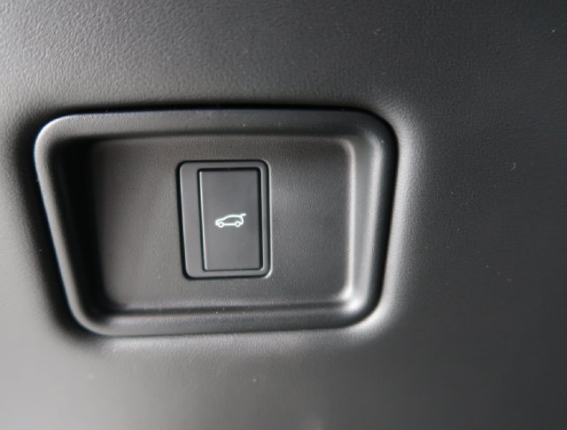 Used 2025 Land Rover Range Rover SE AWD/4WD image 18